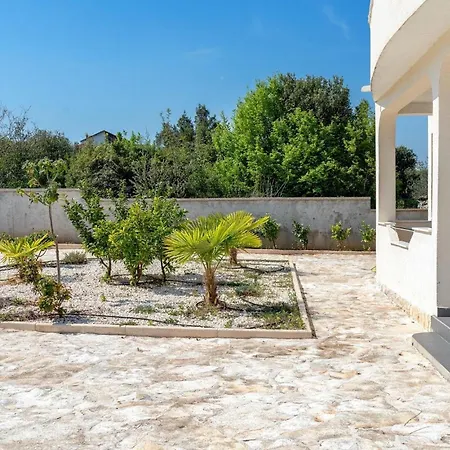 Holiday home Antonija