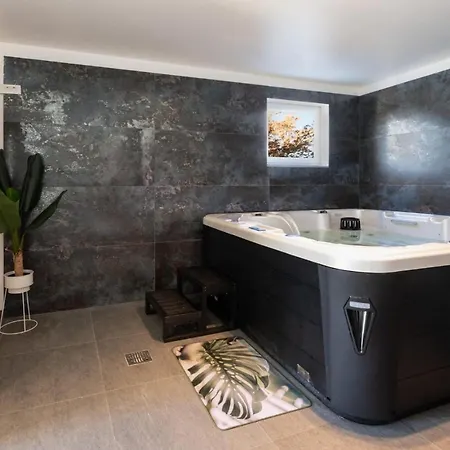 Holiday home Antonija *