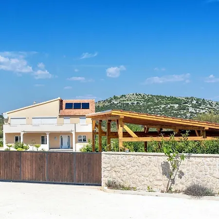 Nyaraló Antonija Šibenik