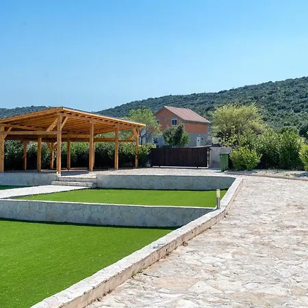 Nyaraló Antonija Šibenik