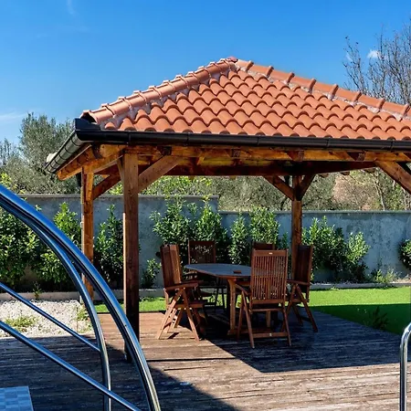 Holiday home Antonija