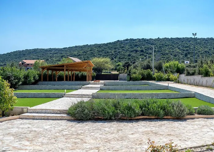 Antonija בית נופש שיבניק