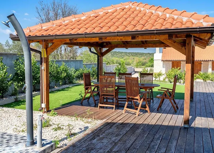 בית נופש Antonija *